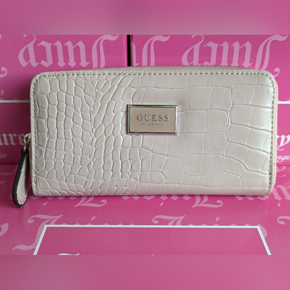 BNWOT Guess Dusty Pink Embossed Snake Print Zip Around Wallet